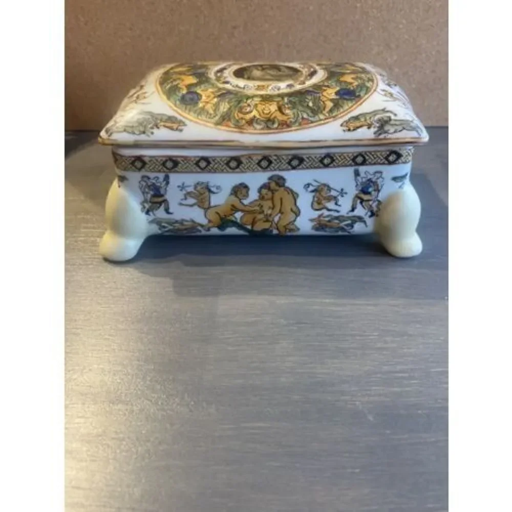 Vintage United Wilson beautiful piece